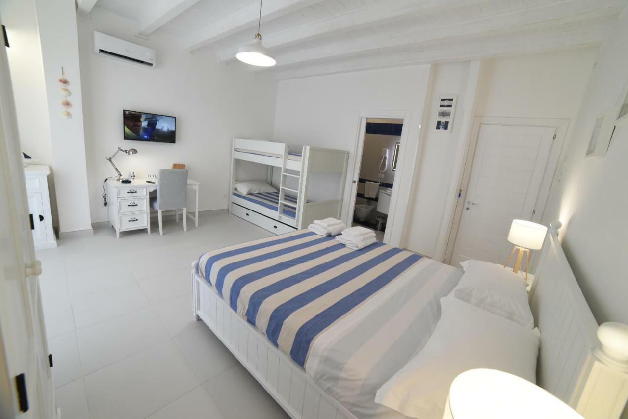 Latino Rent Room B&B Vista Mare ปอร์โตเชซาเรโอ ภายนอก รูปภาพ