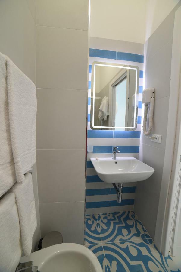 Latino Rent Room B&B Vista Mare ปอร์โตเชซาเรโอ ภายนอก รูปภาพ